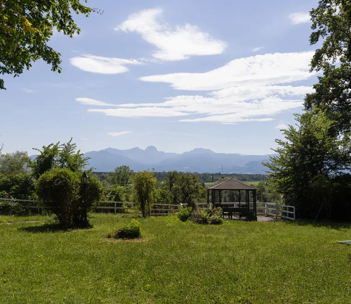 Garten mit Bergblick in Bad Aibling